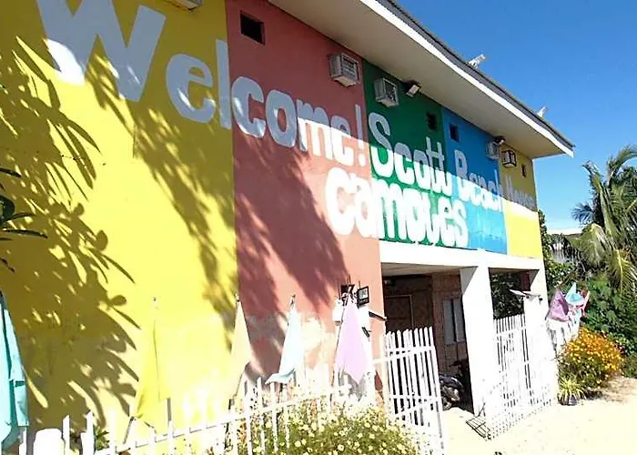 Scott Camotes House 3*